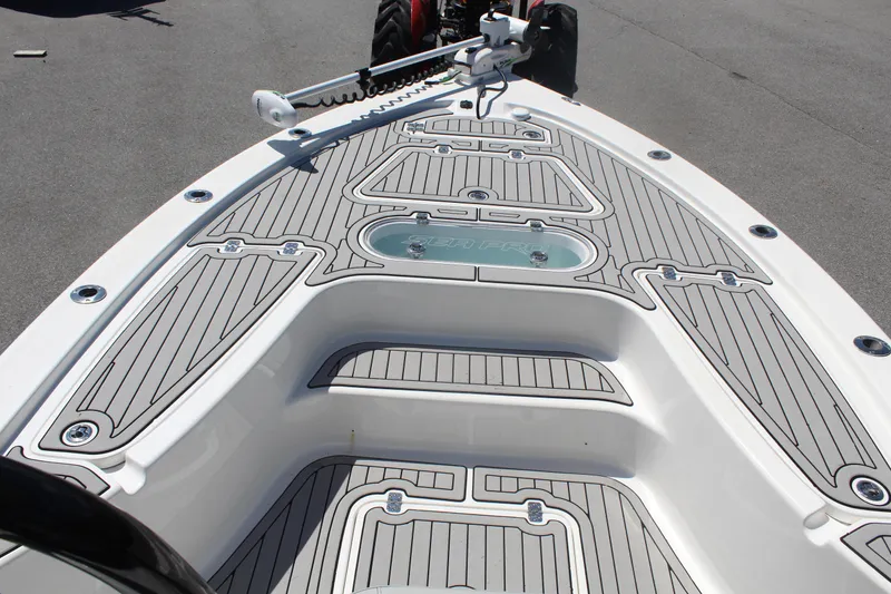 Slide: The Image of Sea Pro 248 Bay w/ Hard Top 2020 - 16