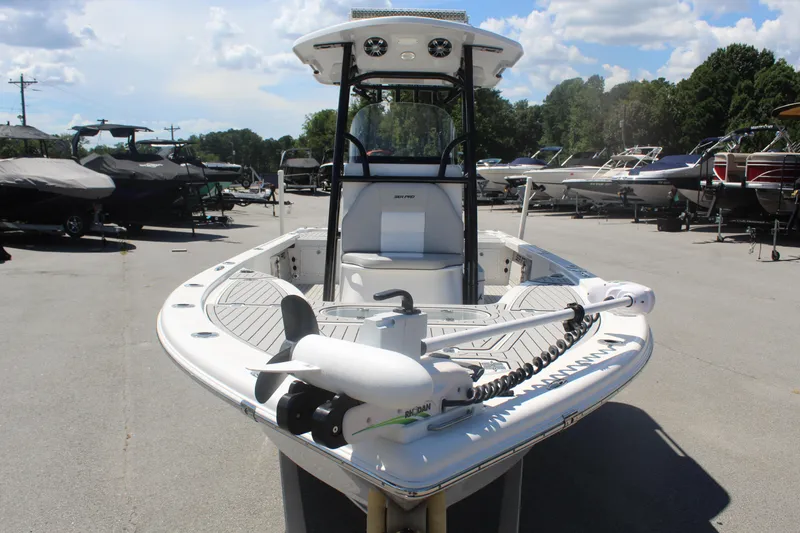 Slide: The Image of Sea Pro 248 Bay w/ Hard Top 2020 - 4