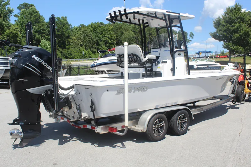 Slide: The Image of Sea Pro 248 Bay w/ Hard Top 2020 - 7