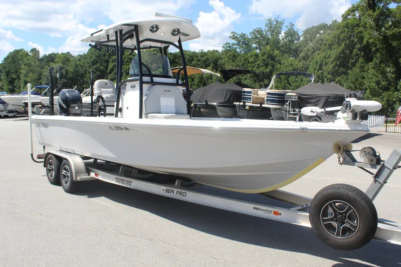 Slide: The Image of Sea Pro 248 Bay w/ Hard Top 2020 - 8