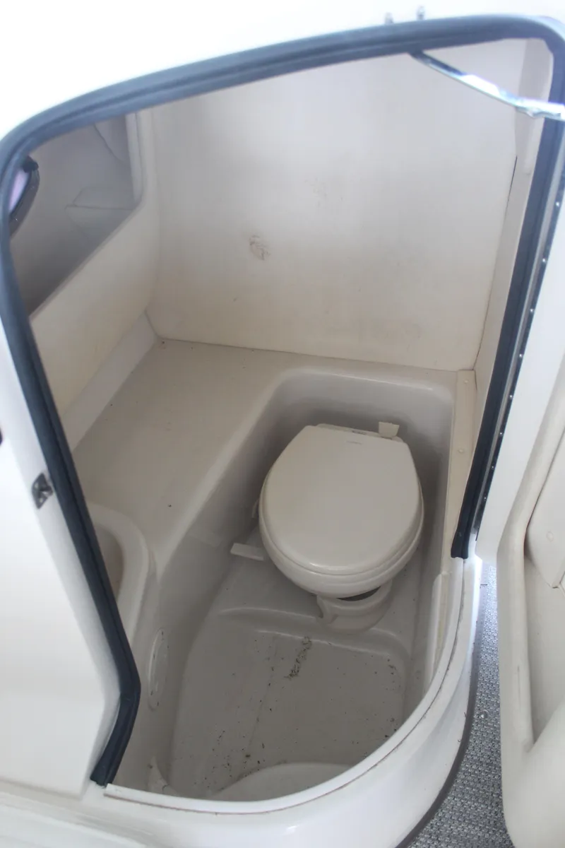 Slide: The Image of Sea Ray 290 SLX 2007 - 11