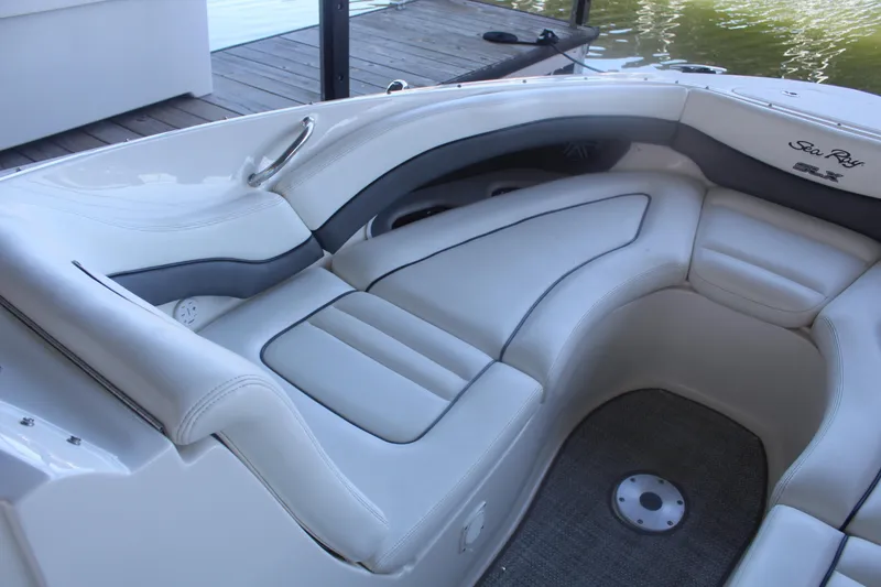Slide: The Image of Sea Ray 290 SLX 2007 - 17