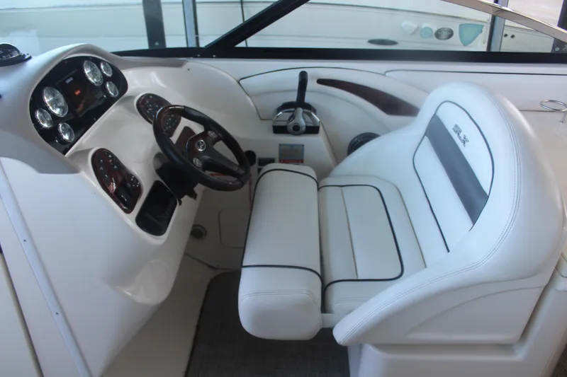 Slide: The Image of Sea Ray 290 SLX 2007 - 8