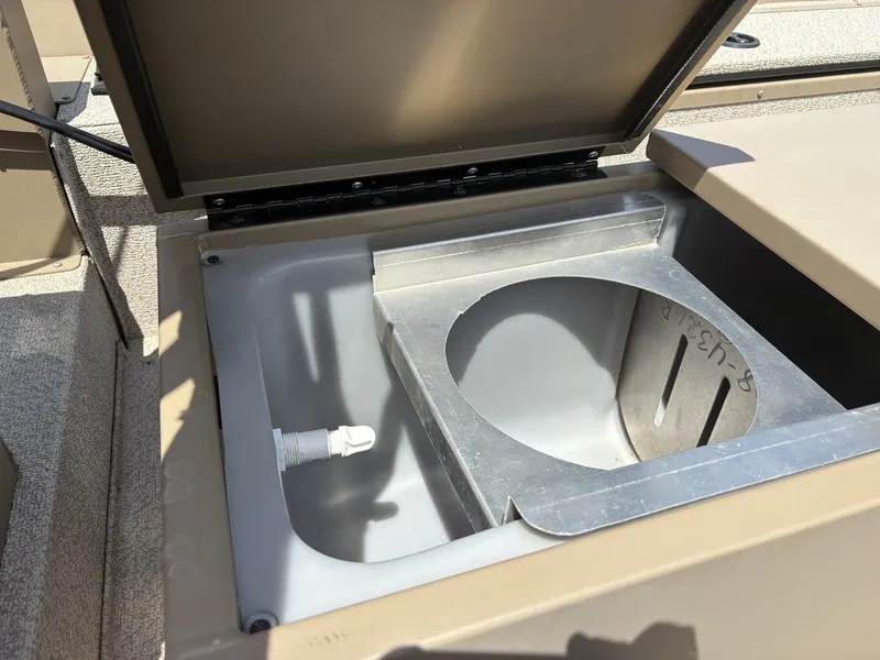 Slide: The Image of SeaArk 1652 Crappie 2024 - 9