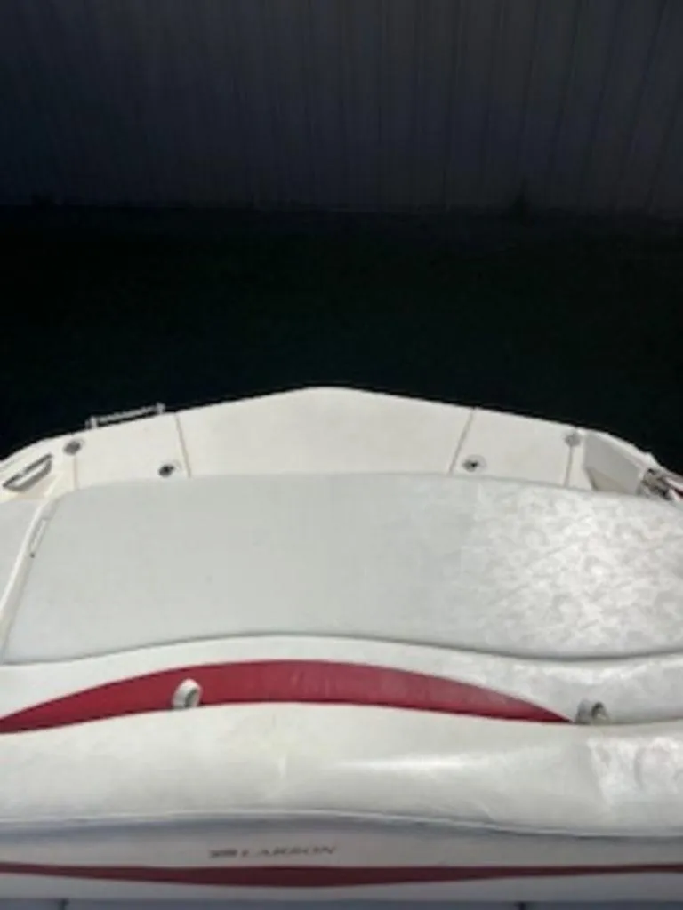 Slide: The Image of Larson Escape 254 Deck Boat 2009 - 3