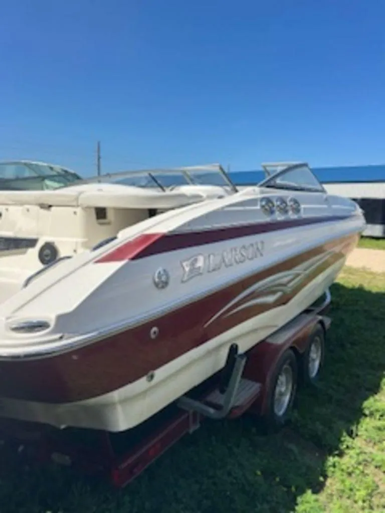 Slide: The Image of Larson Escape 254 Deck Boat 2009 - 5