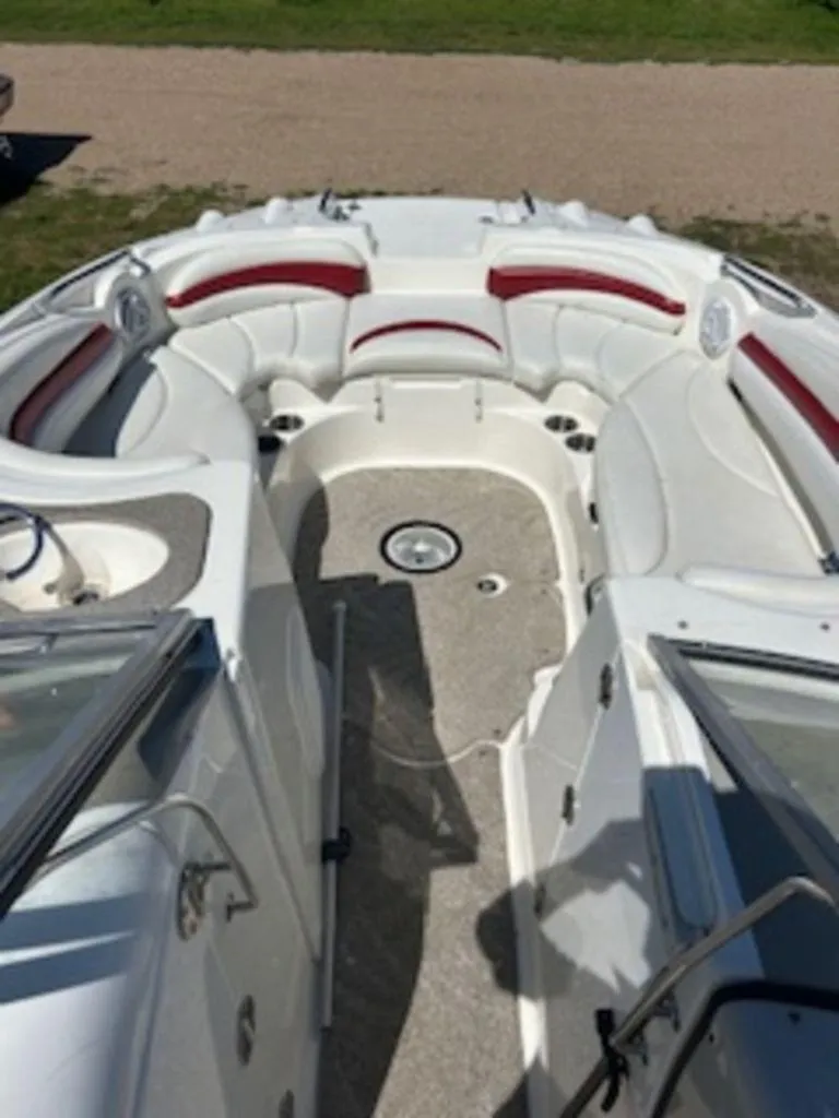 Slide: The Image of Larson Escape 254 Deck Boat 2009 - 8
