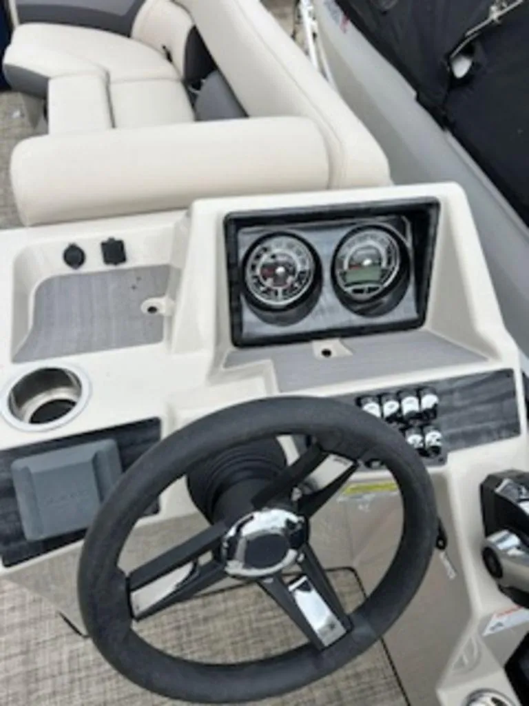 Slide: The Image of Harris CRUISER 230 SLDH 2023 - 2