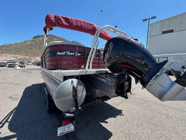 Slide: The Image of Crest 220 2021 - 3