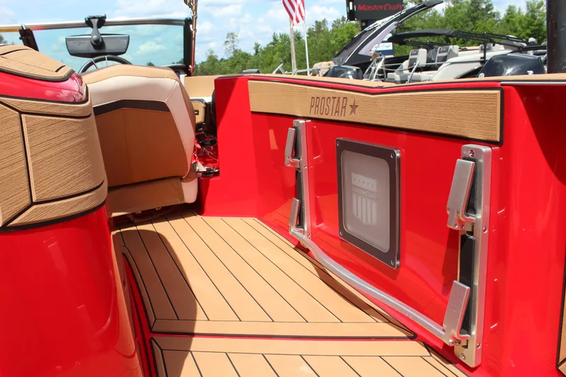 Slide: The Image of MasterCraft ProStar 2021 - 15