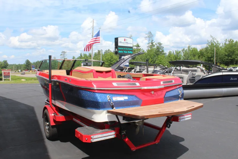 Slide: The Image of MasterCraft ProStar 2021 - 3