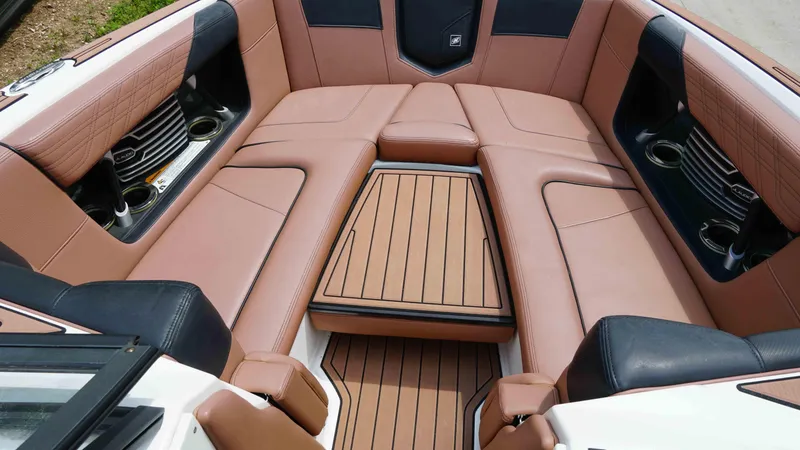 Slide: The Image of Nautique G23 2018 - 10