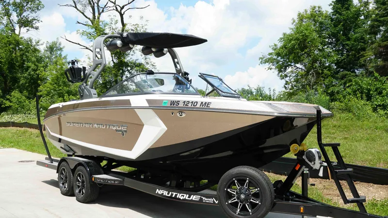 Slide: The Image of Nautique G23 2018 - 3
