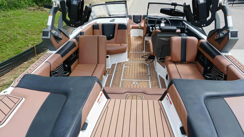 Slide: The Image of Nautique G23 2018 - 6