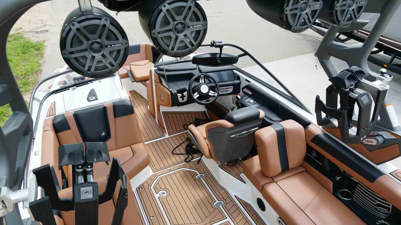 Slide: The Image of Nautique G23 2018 - 7