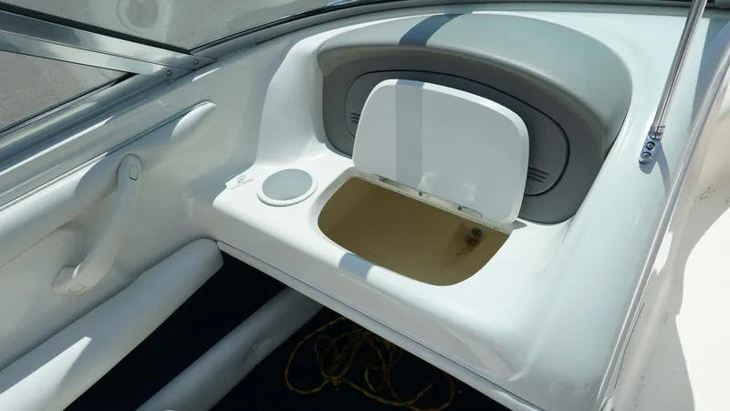 Slide: The Image of Sea Ray 185 Bow Rider 1998 - 11