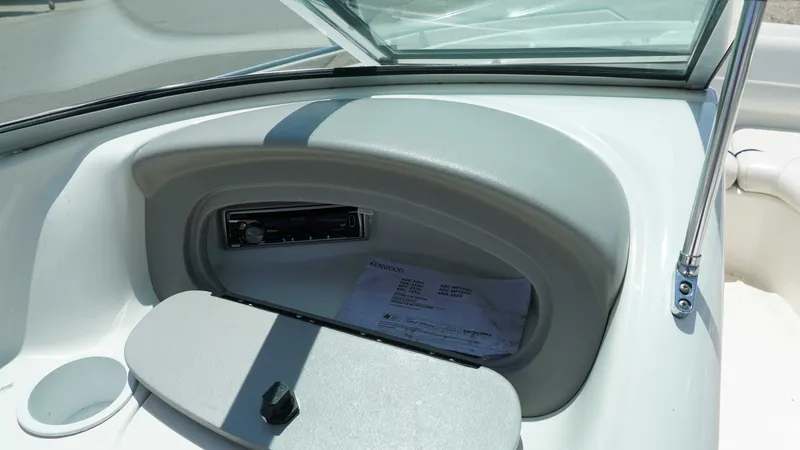 Slide: The Image of Sea Ray 185 Bow Rider 1998 - 12