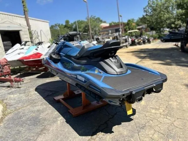 Slide: The Image of Yamaha VX Cruiser HO with Audio 2025 - 10