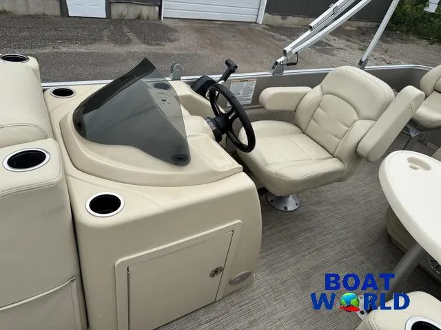 Slide: The Image of Sylvan 820 Cruise-N-Fish Pontoon 2017 - 13