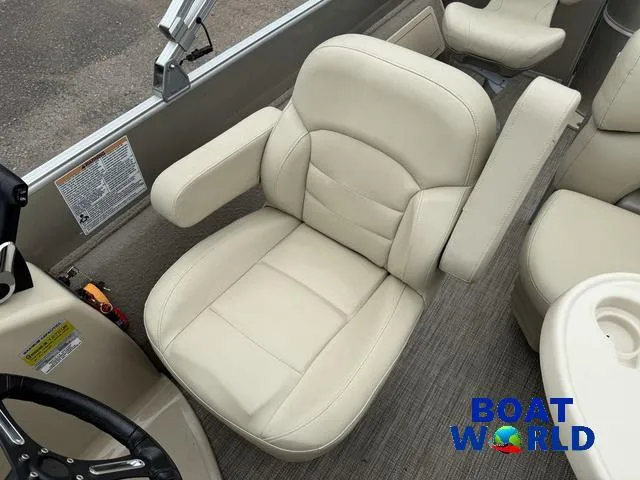 Slide: The Image of Sylvan 820 Cruise-N-Fish Pontoon 2017 - 15