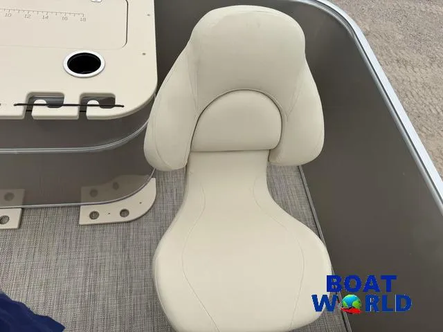 Slide: The Image of Sylvan 820 Cruise-N-Fish Pontoon 2017 - 31