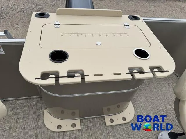 Slide: The Image of Sylvan 820 Cruise-N-Fish Pontoon 2017 - 32