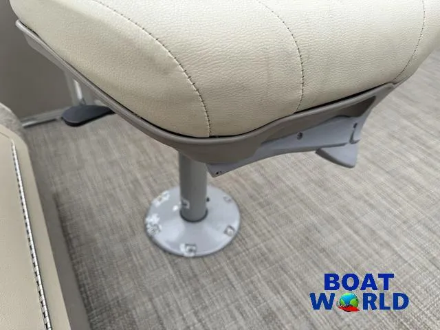 Slide: The Image of Sylvan 820 Cruise-N-Fish Pontoon 2017 - 36