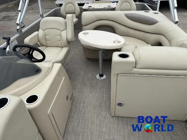 Slide: The Image of Sylvan 820 Cruise-N-Fish Pontoon 2017 - 4