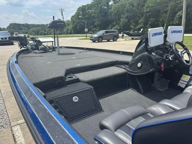 Slide: The Image of Nitro Z21 2018 - 13