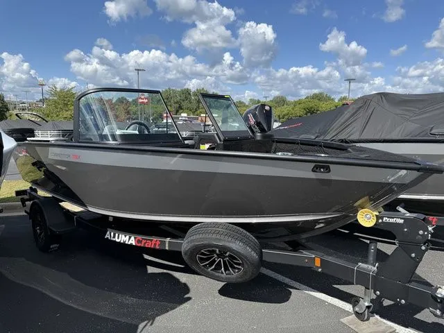 The Image of Alumacraft Competitor 175X Sport 2026 - 1