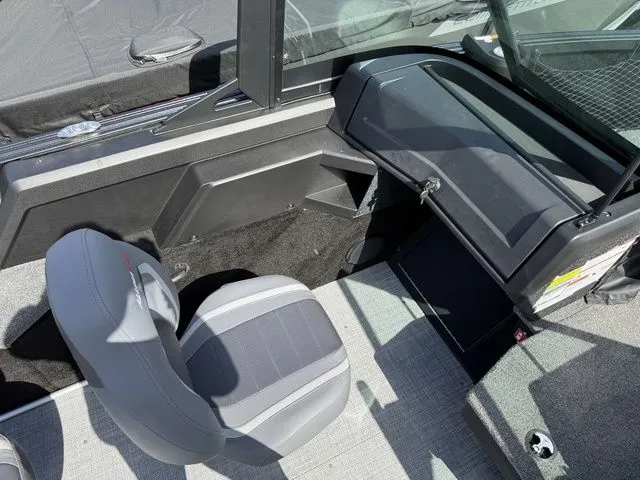 Slide: The Image of Alumacraft Competitor 175X Sport 2026 - 11