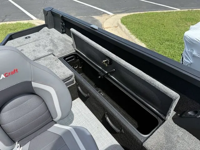 Slide: The Image of Alumacraft Competitor 185X Sport 2026 - 17