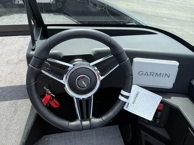 Slide: The Image of Alumacraft Competitor 185X Sport 2026 - 32