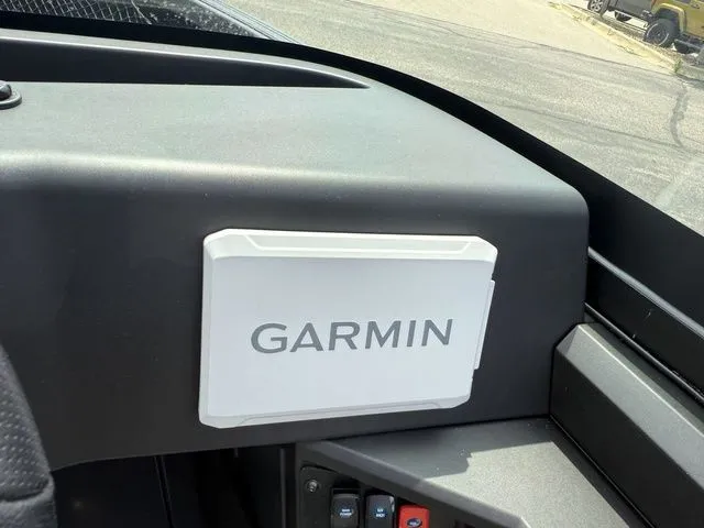 Slide: The Image of Alumacraft Competitor 185X Sport 2026 - 34