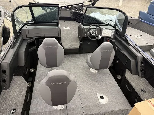 Slide: The Image of Alumacraft Competitor 175X Sport 2026 - 5