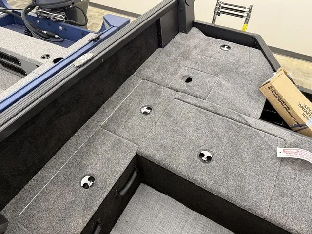 Slide: The Image of Alumacraft Competitor 175X Sport 2026 - 7