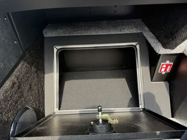 Slide: The Image of Alumacraft Trophy 185X Sport 2026 - 25