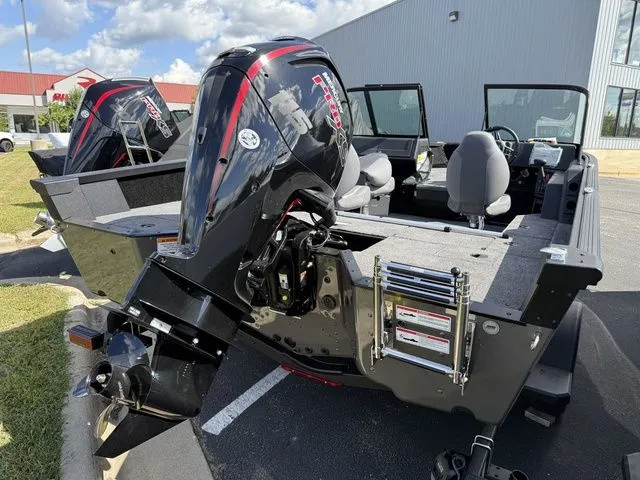 Slide: The Image of Alumacraft Competitor 175X Sport 2026 - 4