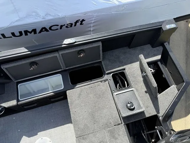 Slide: The Image of Alumacraft Competitor 175X Sport 2026 - 8