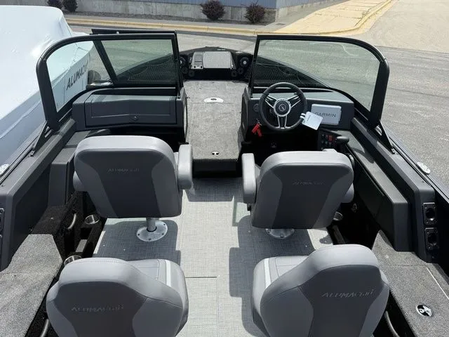 Slide: The Image of Alumacraft Competitor 185X Sport 2026 - 19