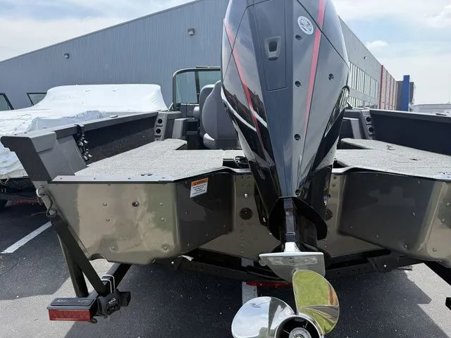 Slide: The Image of Alumacraft Competitor 185X Sport 2026 - 4