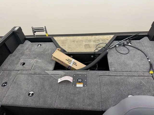 Slide: The Image of Alumacraft Competitor 175X Sport 2026 - 6