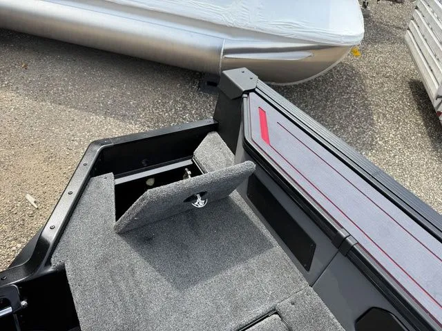 Slide: The Image of Alumacraft Trophy 185X Sport 2026 - 14