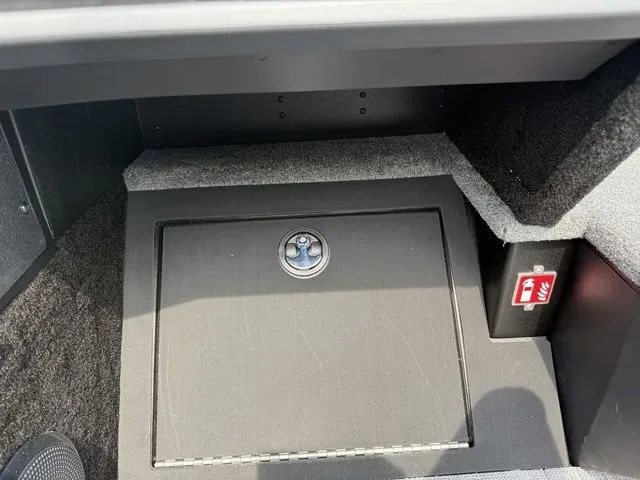 Slide: The Image of Alumacraft Trophy 185X Sport 2026 - 24