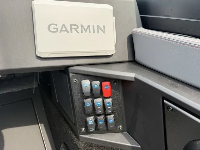 Slide: The Image of Alumacraft Trophy 185X Sport 2026 - 30