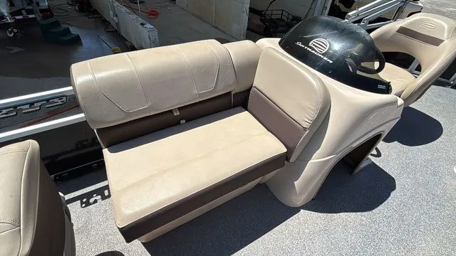 Slide: The Image of Sun Tracker Fishin' Barge 20 DLX 2018 - 14