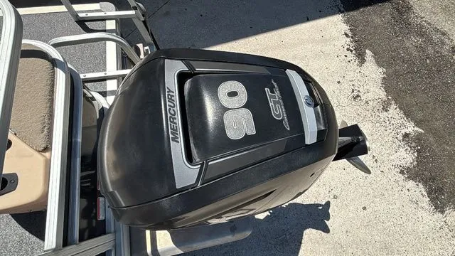 Slide: The Image of Sun Tracker Fishin' Barge 20 DLX 2018 - 23