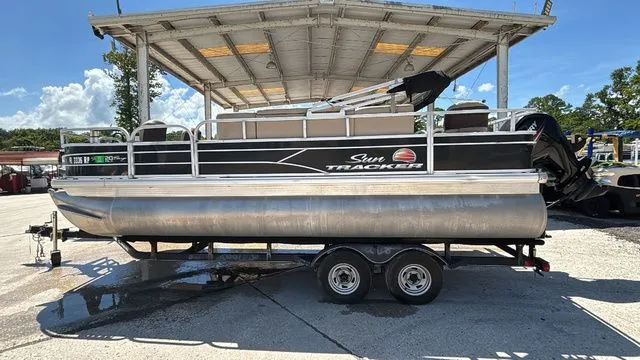 Slide: The Image of Sun Tracker Fishin' Barge 20 DLX 2018 - 8