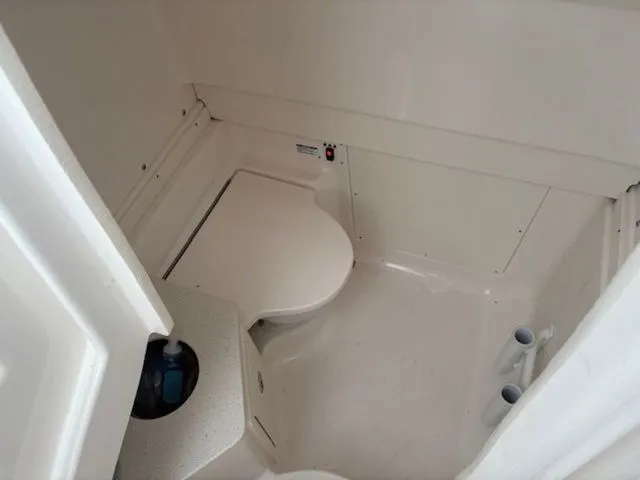 Slide: The Image of Robalo R302 Center Console 2023 - 14