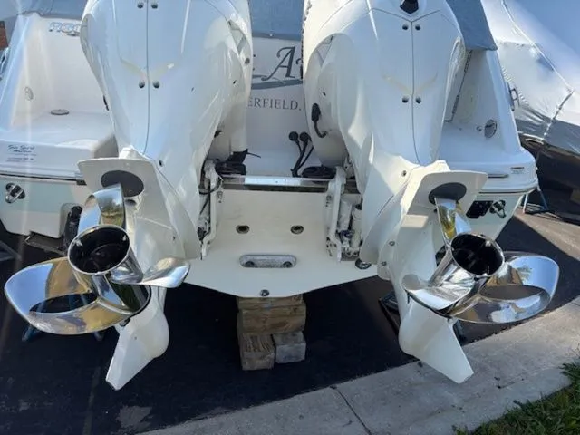 Slide: The Image of Robalo R302 Center Console 2023 - 22
